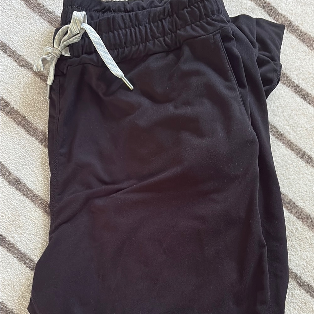 Vuori Black Track Pants with Gray Drawstring